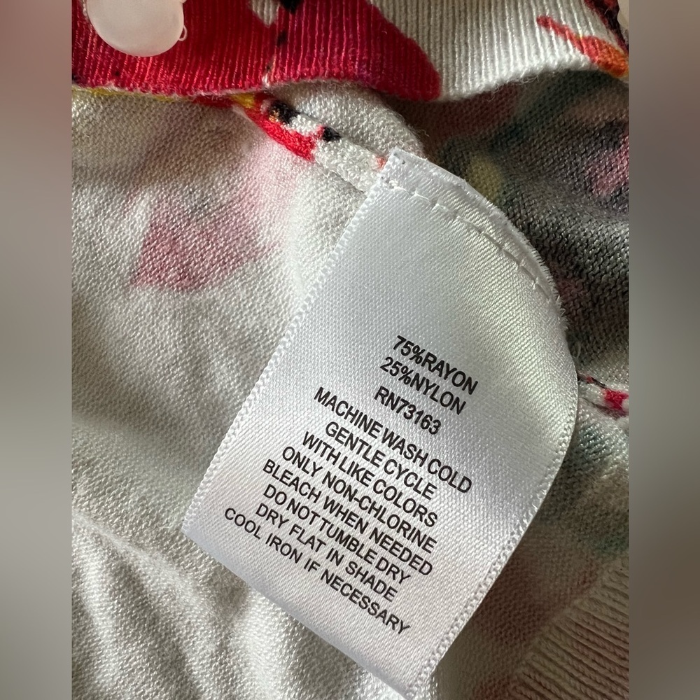 In very good condition. Soft and luxurious feel. Please check pic for details - Picture 7 of 13